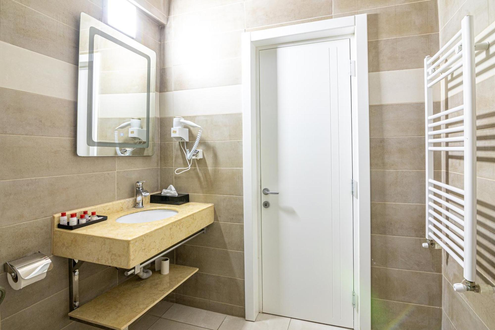 Miramare Residence Aparthotel Нэводари Экстерьер фото